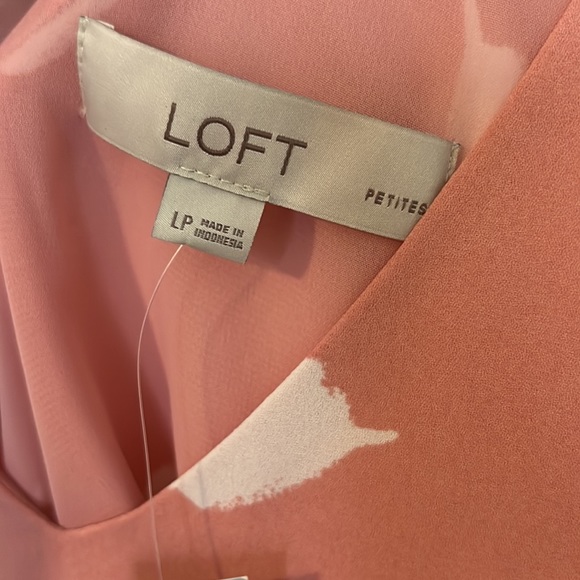 Loft Brushstroke V-Neck Tank - Picture 4 of 6